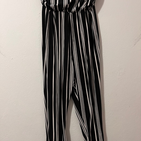 Black and white strapless jumpsuit - Picture 3 of 3